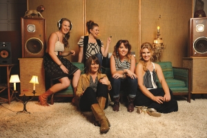 Della Mae